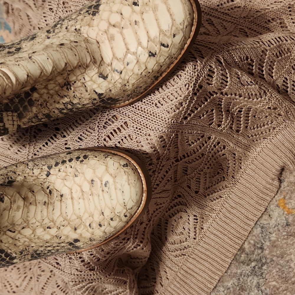 Snakeskin angle booties for fall🍂🍁 - Picture 3 of 7